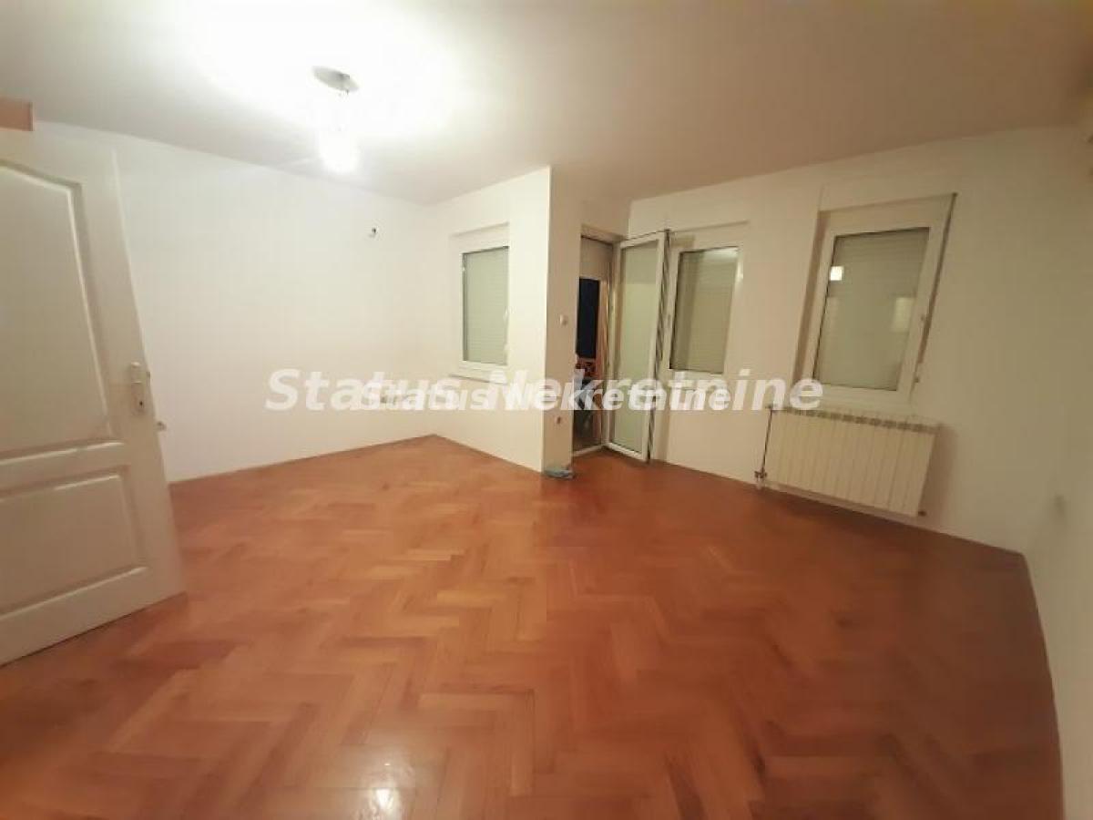 Stan Izdavanje Novi Sad  33 m2