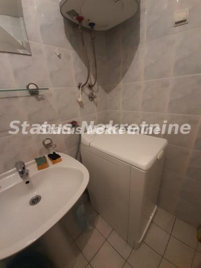 Stan Izdavanje Novi Sad  33 m2