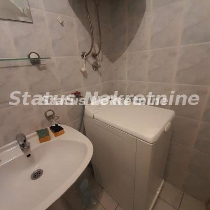 Stan Izdavanje Novi Sad  33 m2