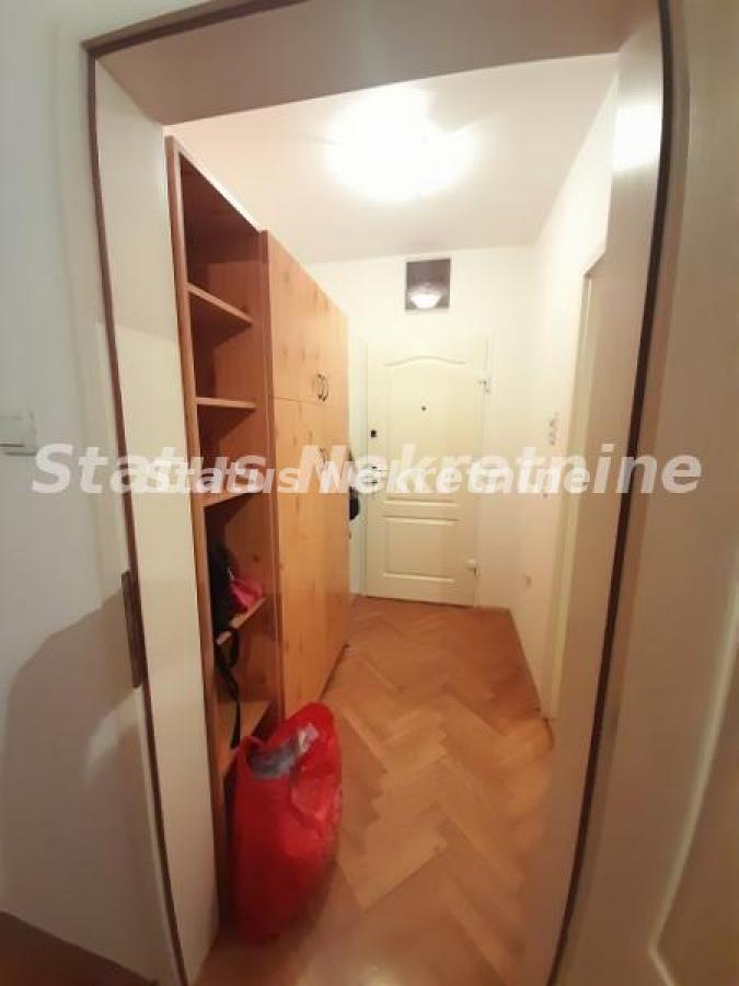 Jednosoban stan za izdavanje, Bulevar Oslobođenja, Novi Sad, 33m², 280 €/mes