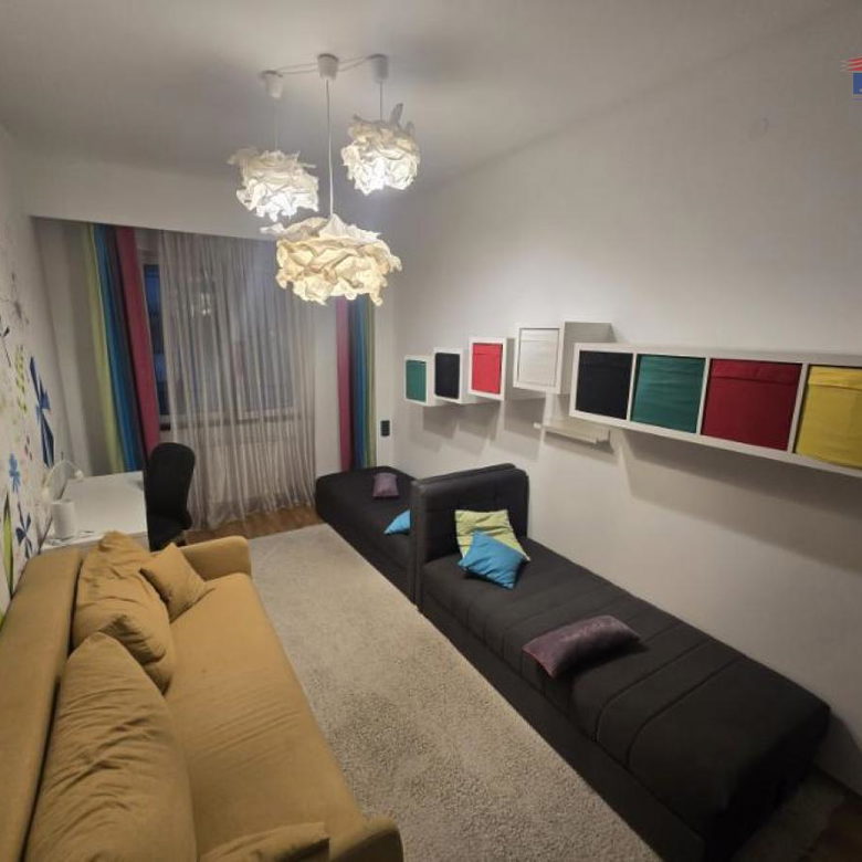 Trosoban stan za izdavanje, Bulevar Oslobođenja, Novi Sad, 90m², 1.300 €/mes
