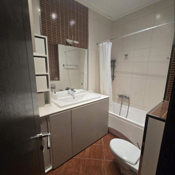 Trosoban stan za izdavanje, Bulevar Oslobođenja, Novi Sad, 90m², 1.300 €/mes