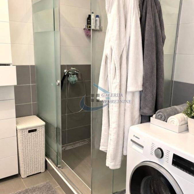 Trosoban stan na prodaju, Karaburma, Beograd, 85m², 190.000 €