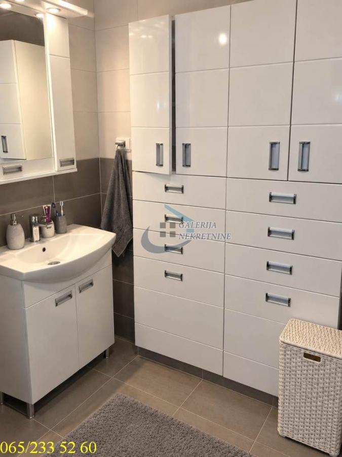 index Trosoban stan na prodaju, Karaburma, Beograd, 85m², 190.000 €