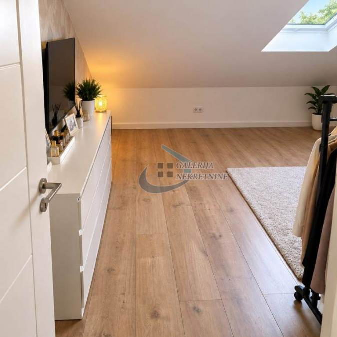 Trosoban stan na prodaju, Karaburma, Beograd, 85m², 190.000 €