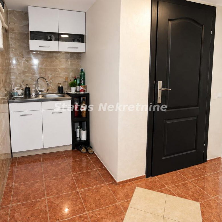 Lokal Prodaja Novi Sad  78 m2