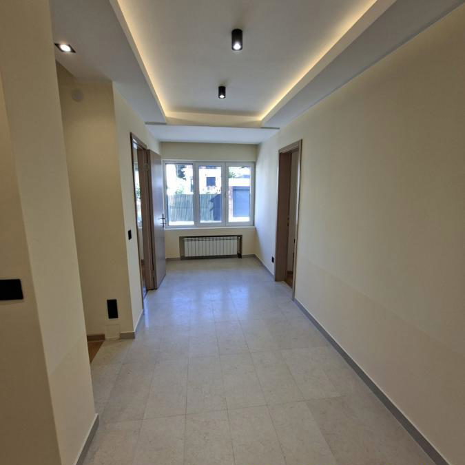 Četvoroiposoban stan na prodaju, Voždovačka Crkva, Beograd, 123m², 369.000 €