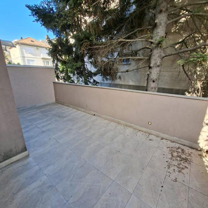 Četvoroiposoban stan na prodaju, Voždovačka Crkva, Beograd, 123m², 369.000 €