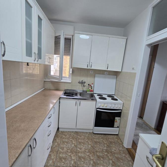 Stan Izdavanje Novi Sad  52 m2