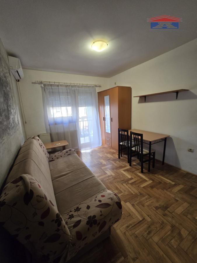Stan Izdavanje Novi Sad Nova Detelinara 30 m2