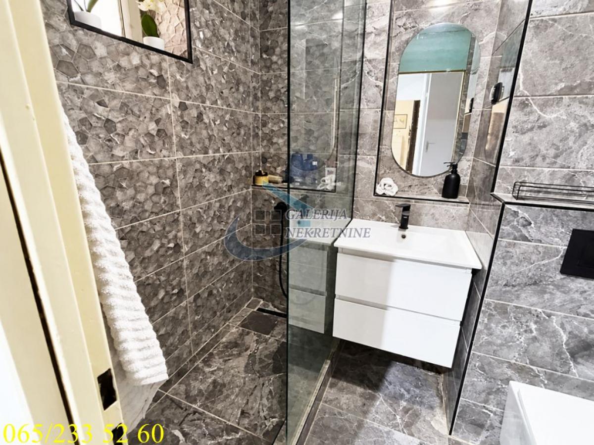 index Trosoban stan na prodaju, Cerak, Beograd, 100m², 325.000 €