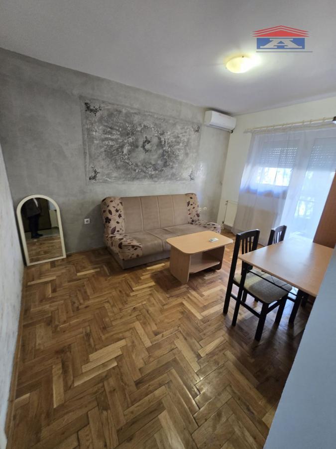 Stan Izdavanje Novi Sad Nova Detelinara 30 m2