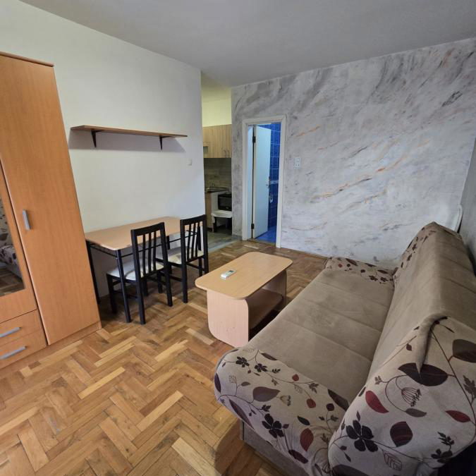 Stan Izdavanje Novi Sad Nova Detelinara 30 m2