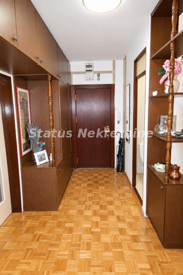 Stan Prodaja Novi Sad  99 m2