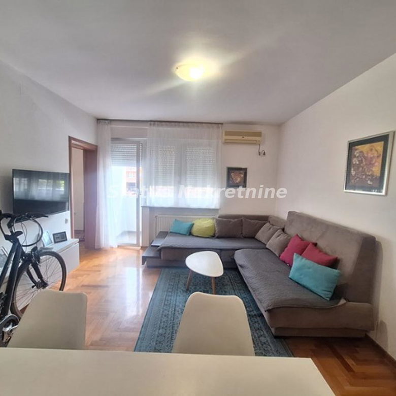 Stan Izdavanje Novi Sad  42 m2