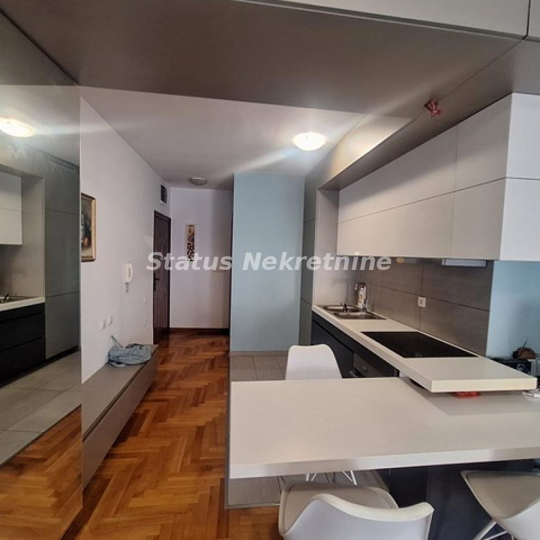 Stan Izdavanje Novi Sad  42 m2