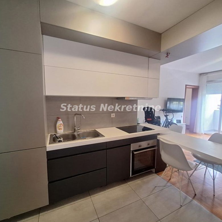Stan Izdavanje Novi Sad  42 m2