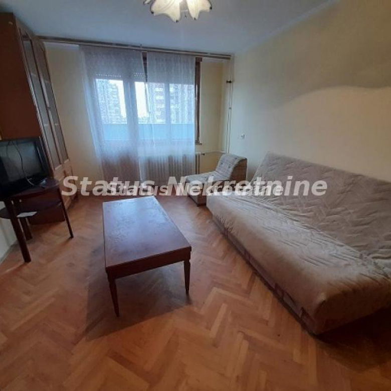 Stan Izdavanje Novi Sad Železnička Stanica 52 m2