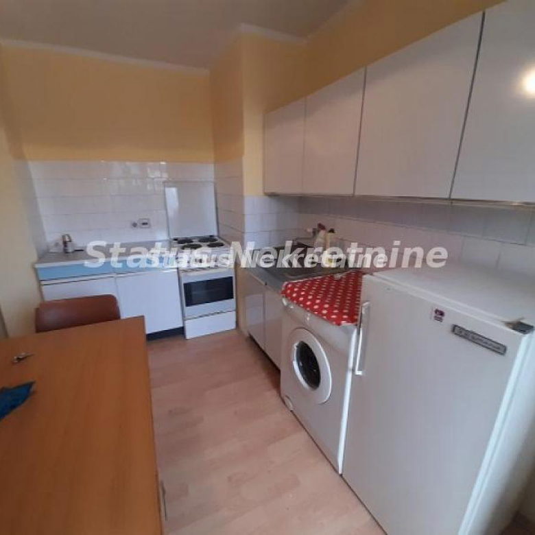 Stan Izdavanje Novi Sad Železnička Stanica 52 m2