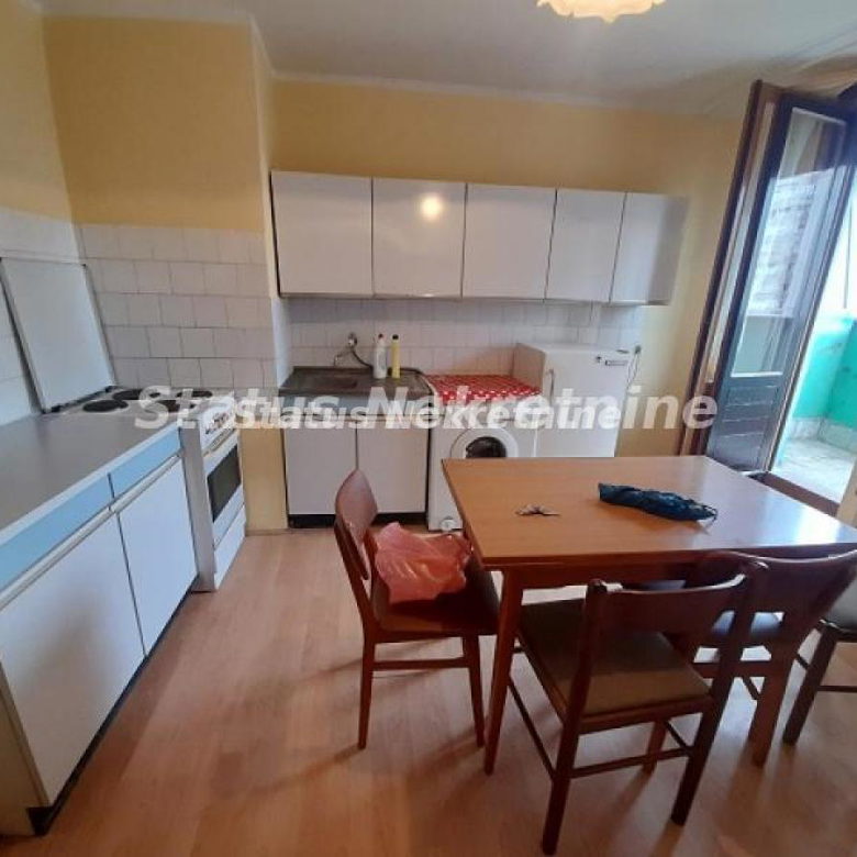 Stan Izdavanje Novi Sad Železnička Stanica 52 m2