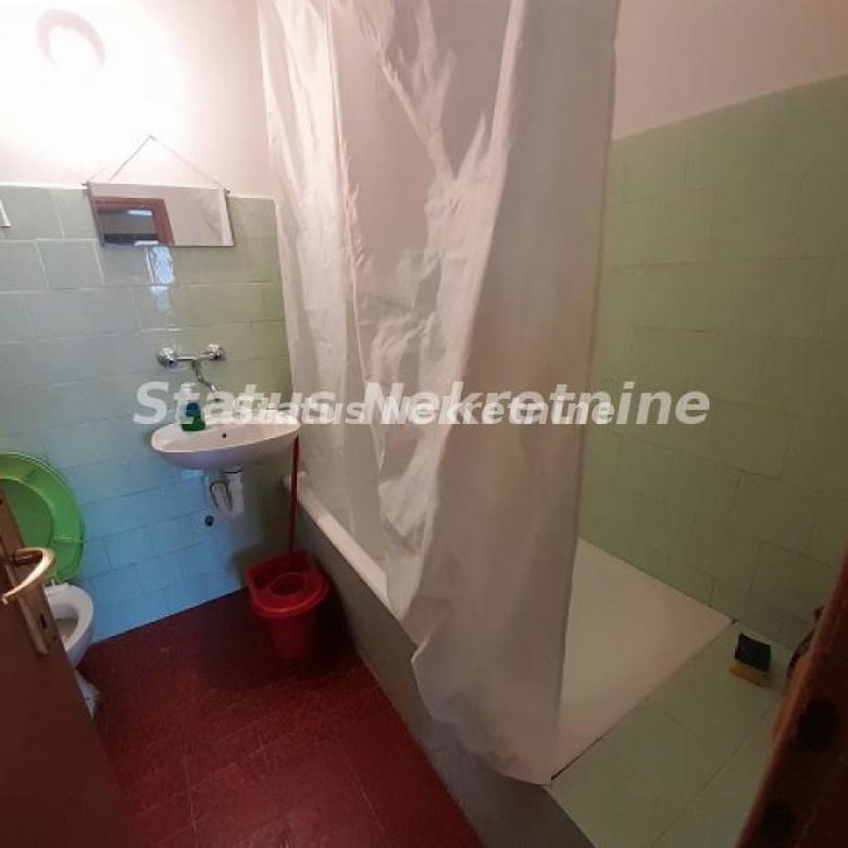 Stan Izdavanje Novi Sad Železnička Stanica 52 m2