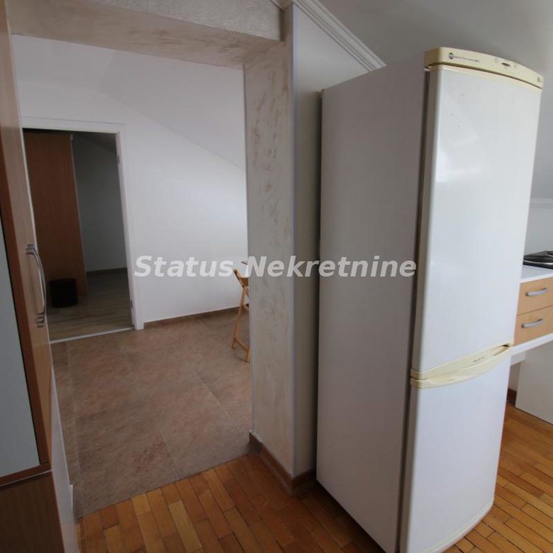 Dvosoban stan za izdavanje, Adamovićevo Naselje, Novi Sad, 45m², 3. sprat, 300 €/mes
