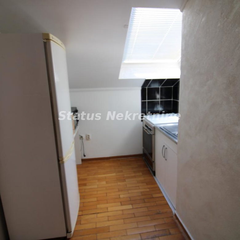 Dvosoban stan za izdavanje, Adamovićevo Naselje, Novi Sad, 45m², 3. sprat, 300 €/mes