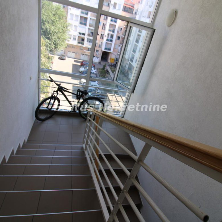 Dvosoban stan za izdavanje, Adamovićevo Naselje, Novi Sad, 45m², 3. sprat, 300 €/mes