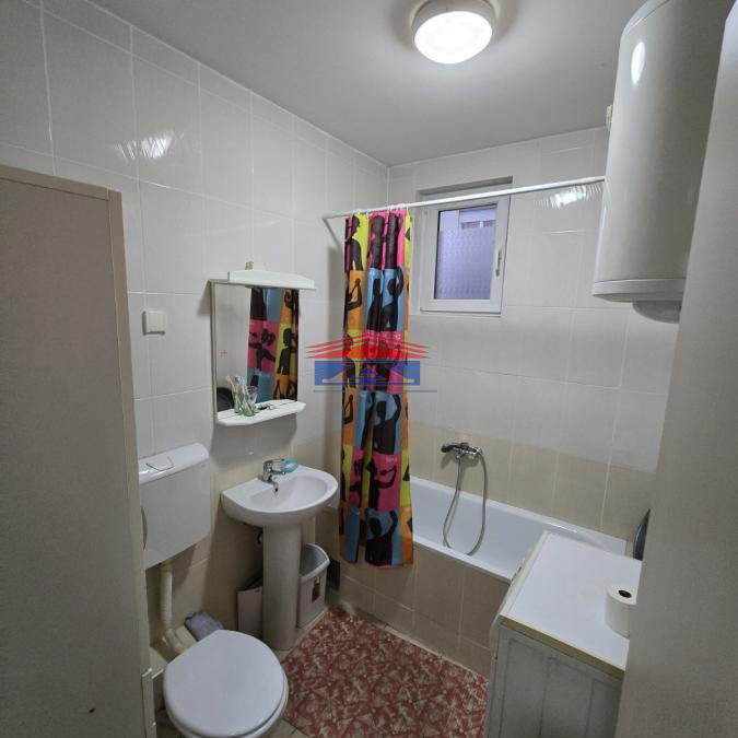 Jednoiposoban stan za izdavanje, Bulevar Evrope, Novi Sad, 41m², Prizemlje, 400 €/mes