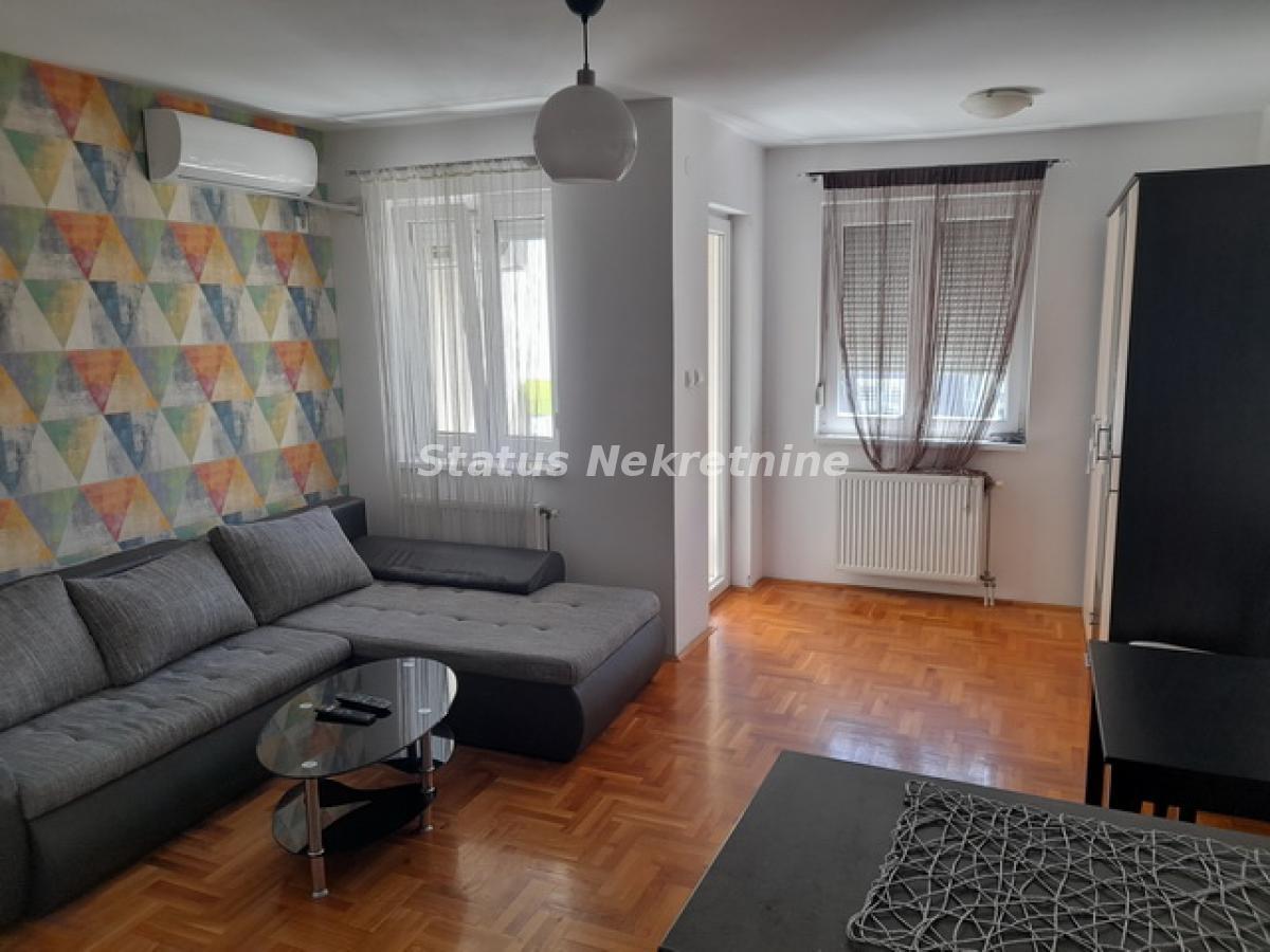 Garsonjera za izdavanje, Novo Naselje, Novi Sad, 28m², 350 €/mes