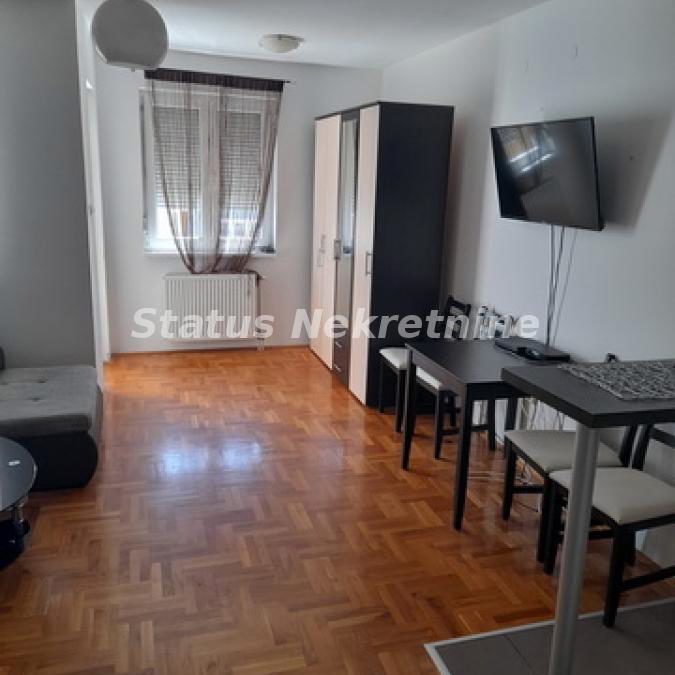 Stan Izdavanje Novi Sad  28 m2