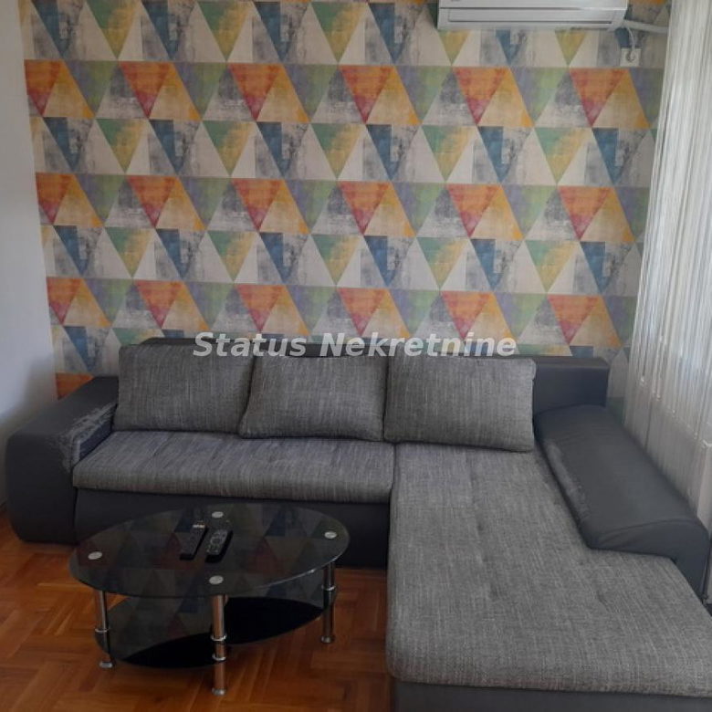 Stan Izdavanje Novi Sad  28 m2