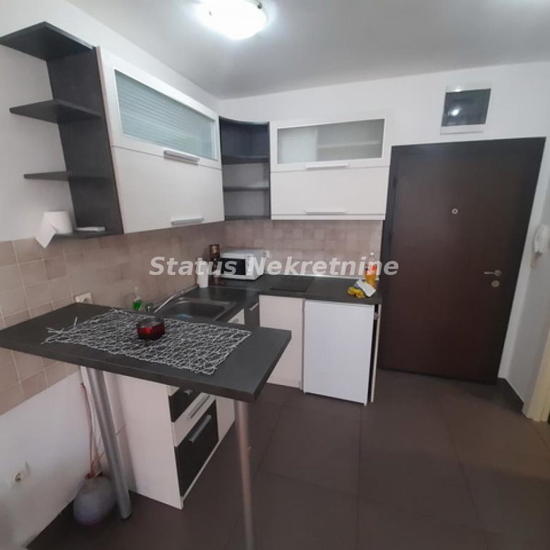 Stan Izdavanje Novi Sad  28 m2