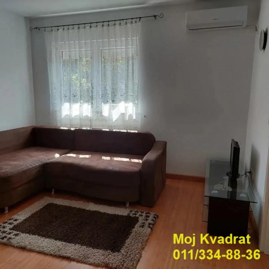 Jednosoban stan za izdavanje, Cvetanova Ćuprija, Beograd, 30m², 300 €/mes