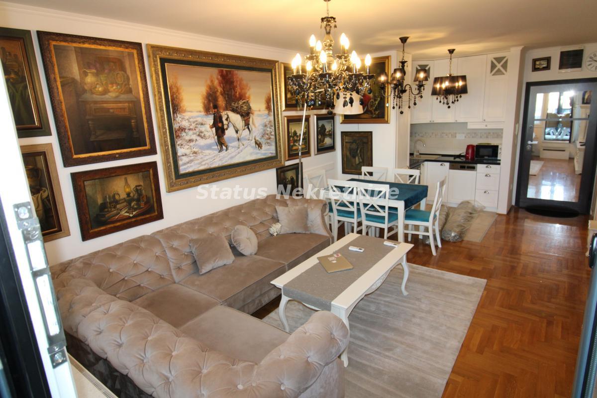Dvosoban stan za izdavanje, Bulevar Oslobođenja, Novi Sad, 80m², 1.100 €/mes