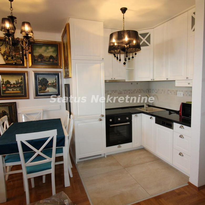 Stan Izdavanje Novi Sad  80 m2