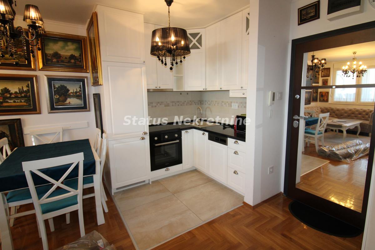 Stan Izdavanje Novi Sad  80 m2