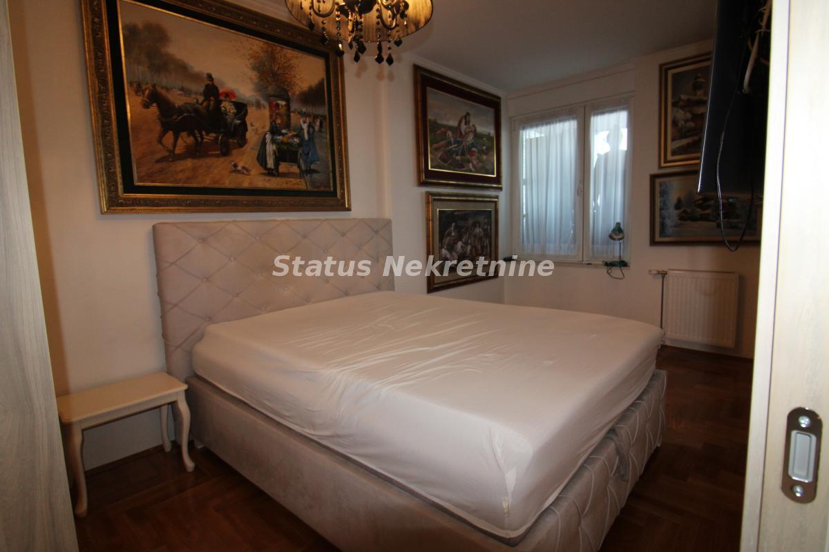 Dvosoban stan za izdavanje, Bulevar Oslobođenja, Novi Sad, 80m², 1.100 €/mes
