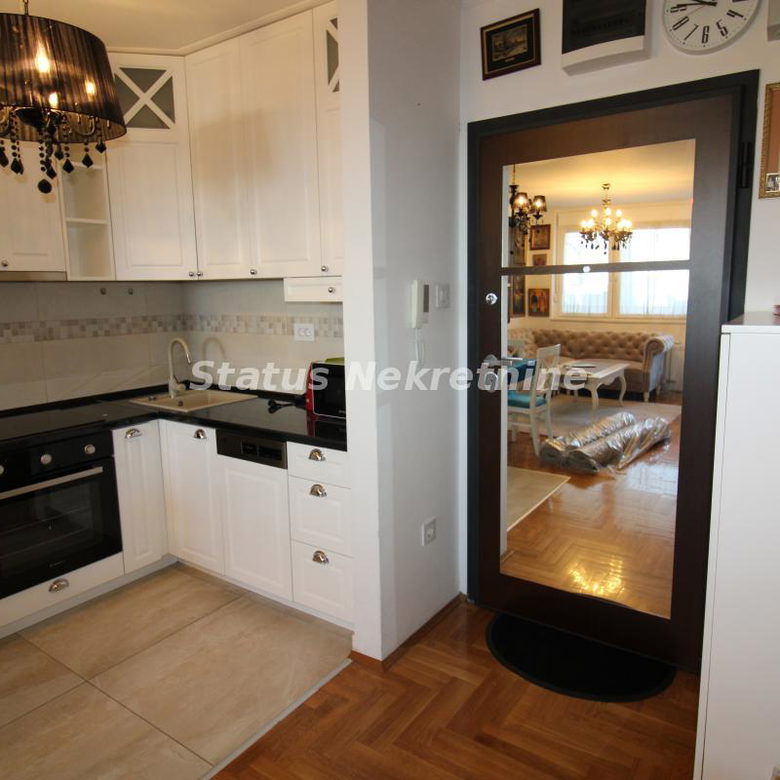 Dvosoban stan za izdavanje, Bulevar Oslobođenja, Novi Sad, 80m², 1.100 €/mes