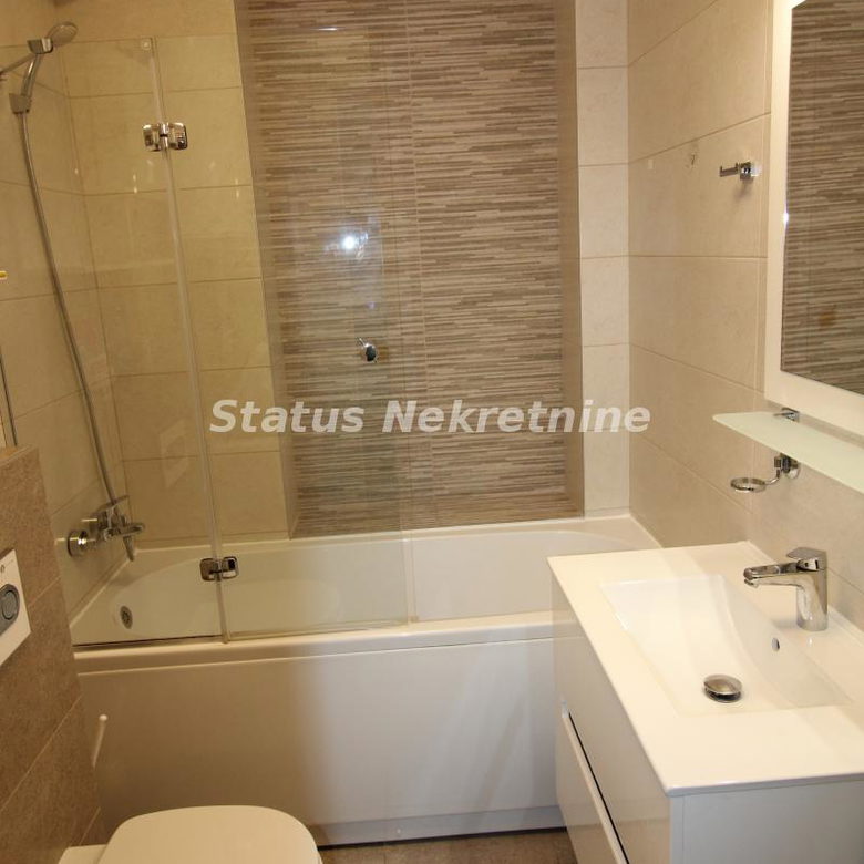 Dvosoban stan za izdavanje, Bulevar Oslobođenja, Novi Sad, 80m², 1.100 €/mes
