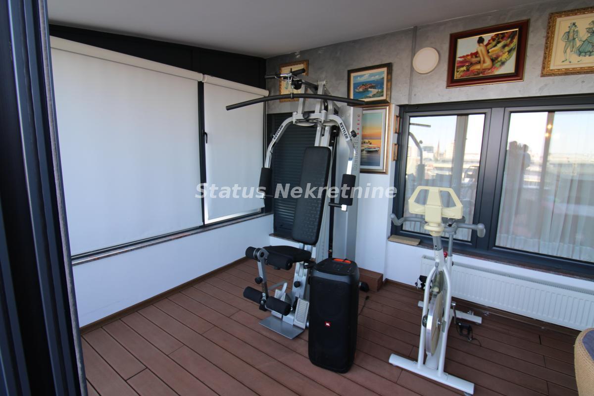 Dvosoban stan za izdavanje, Bulevar Oslobođenja, Novi Sad, 80m², 1.100 €/mes