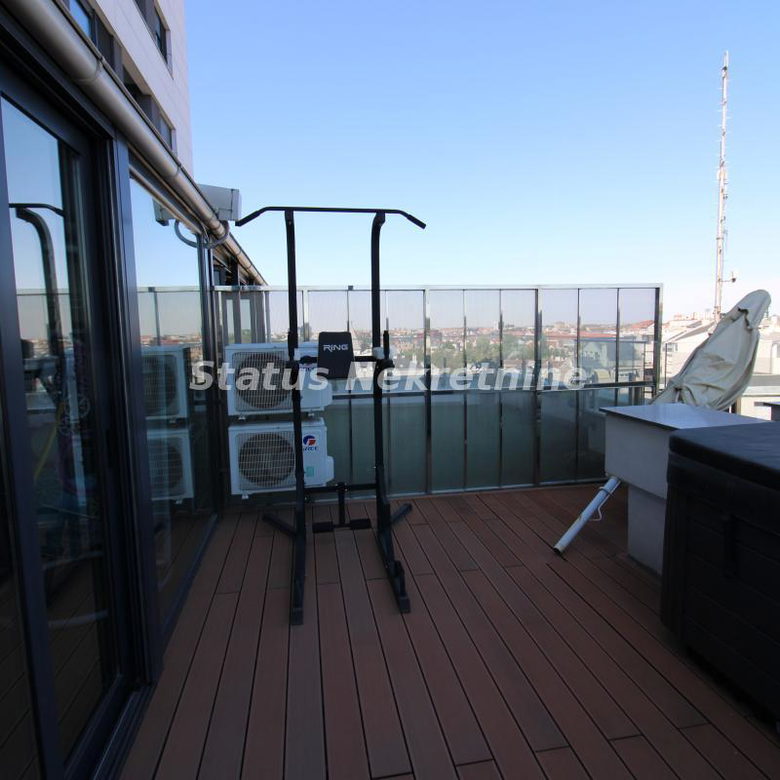 Dvosoban stan za izdavanje, Bulevar Oslobođenja, Novi Sad, 80m², 1.100 €/mes