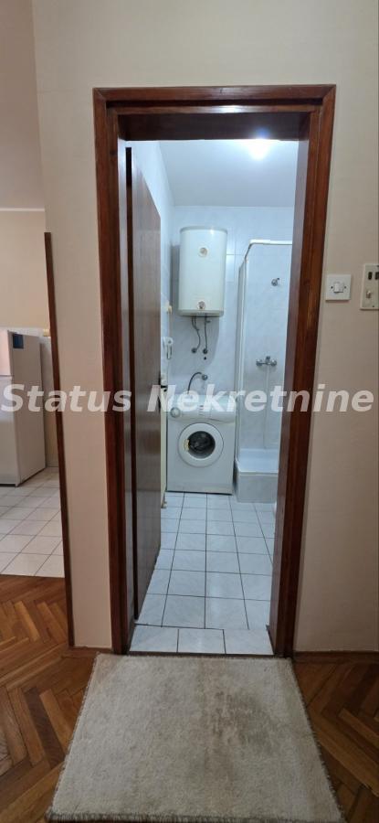 Jednosoban stan za izdavanje, Podbara, Novi Sad, 36m², 280 €/mes