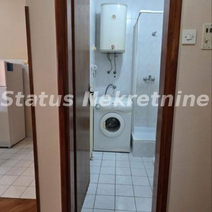 Jednosoban stan za izdavanje, Podbara, Novi Sad, 36m², 280 €/mes