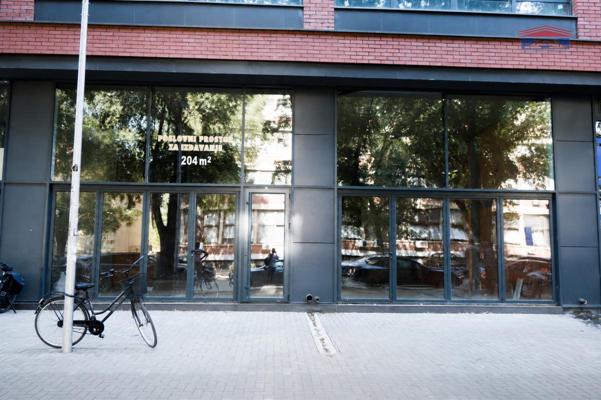 Lokal za izdavanje, Spens, Novi Sad, 204m², 4.500 €/mes