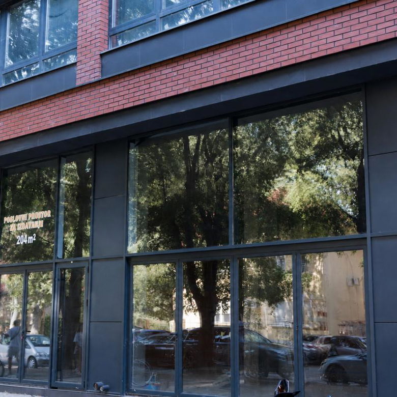 Lokal Izdavanje Novi Sad Spens 204 m2