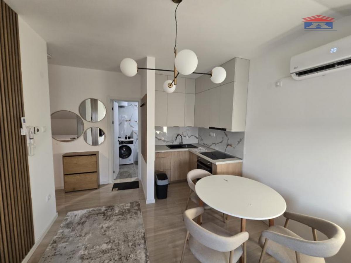 Stan Izdavanje Novi Sad Železnička Stanica 60 m2