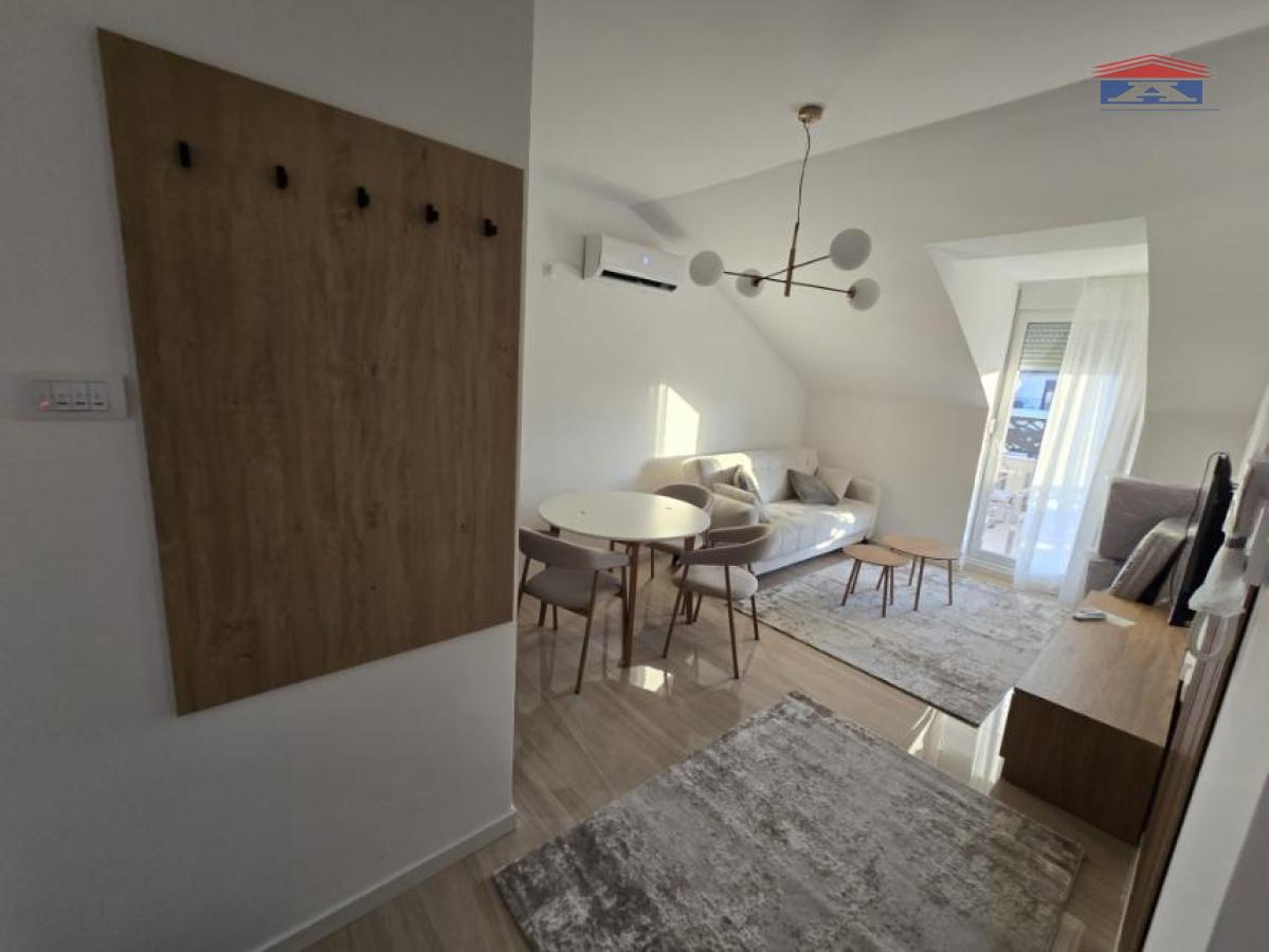 Stan Izdavanje Novi Sad Železnička Stanica 60 m2