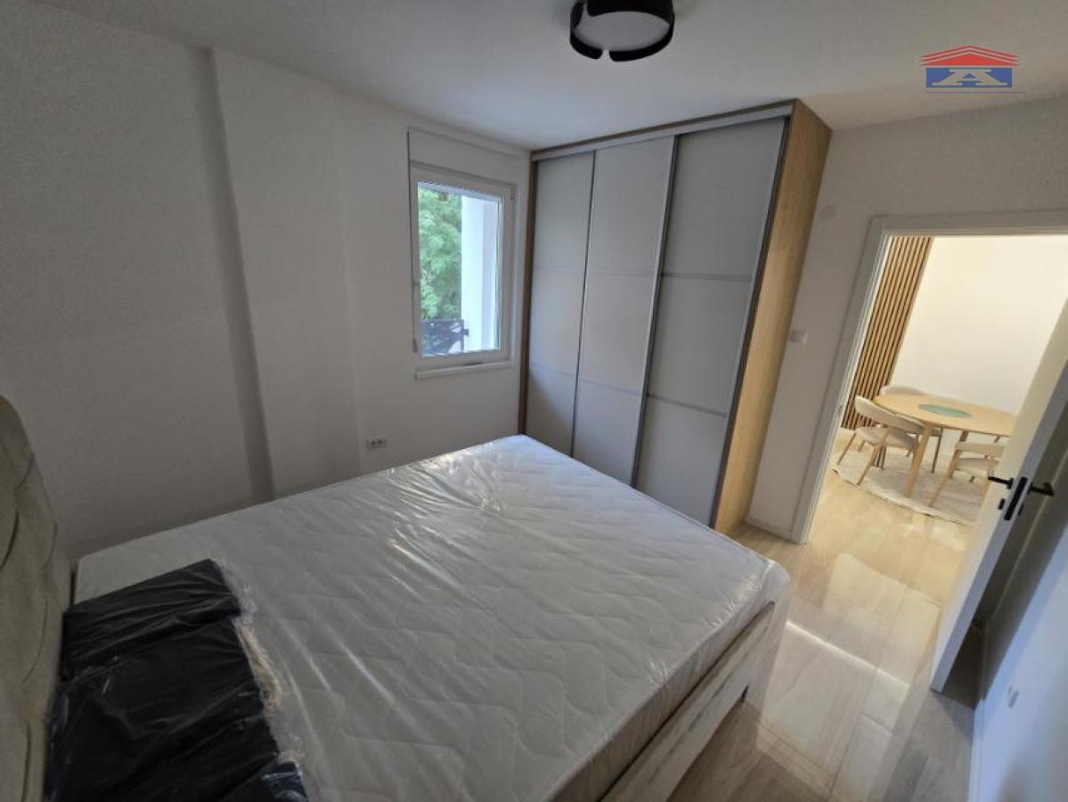 Stan Izdavanje Novi Sad Železnička Stanica 60 m2