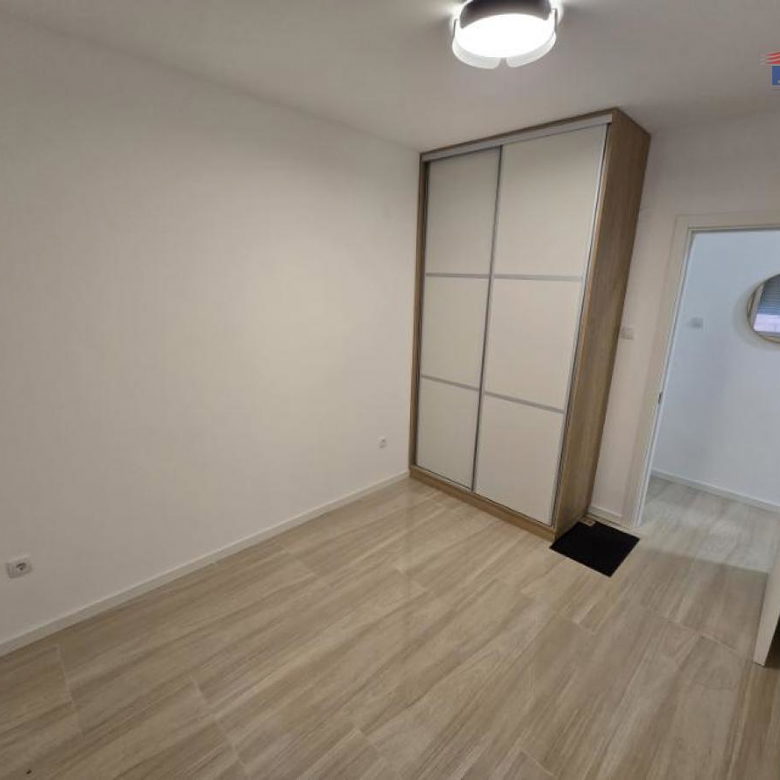 Dvoiposoban stan za izdavanje, Železnička Stanica, Novi Sad, 60m², 800 €/mes